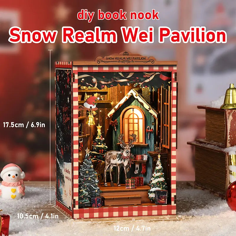 【Snow Realm Wei Pavilion】 Immersive assembly process display: hands holding the teal wooden wall part with arched window and Christmas stocking hooks, experiencing the crafting fun of mortise-and-tenon assembly, immersed in the festive atmosphere