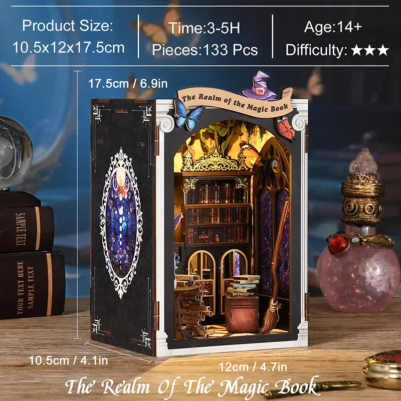 【The Realm of the Magic Book】 Assembly info card: product size 10.5x12x17.5cm, 133 pieces, estimated assembly time 3-5 hours, suitable for ages 14+, difficulty level 3 stars