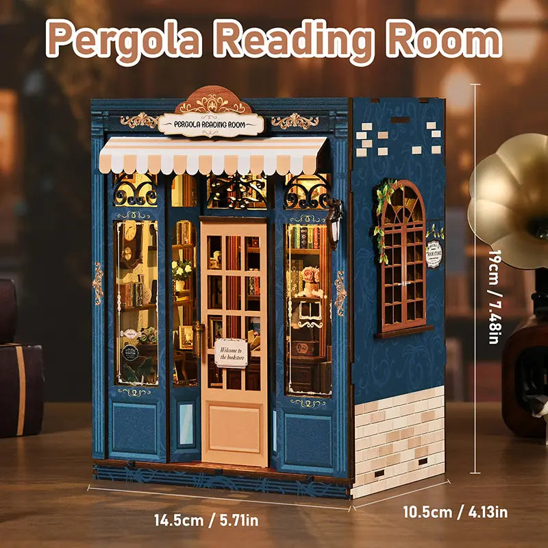 【Pergola Reading Room】 Product front and right side view: front sign with beige striped awning, right side features a vintage wooden arched window with vine decorations, bottom features simulated white brick wall texture, size 14.5*10.5*19cm
